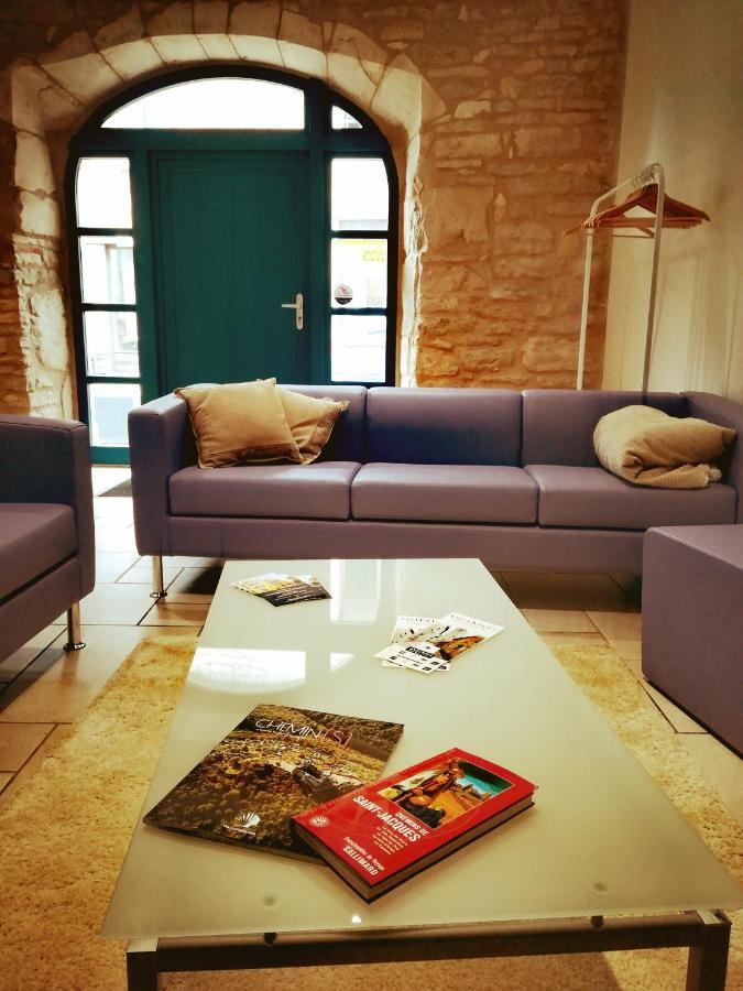 Gîte La Maison des Pèlerins Villeneuve-dʼAveyron Esterno foto